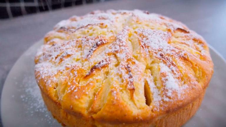 Шарлотка с творогом и яблоками - 1001 рецепт