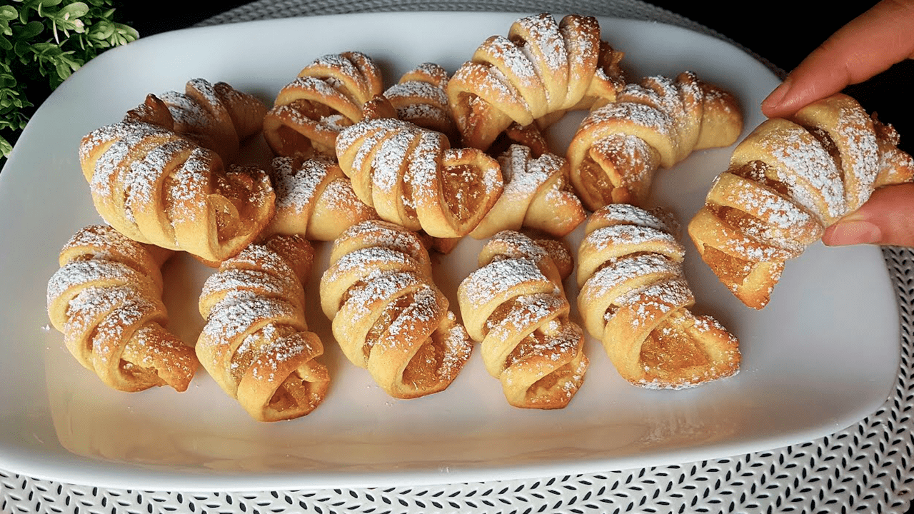 Песочные рогалики с яблочной начинкой