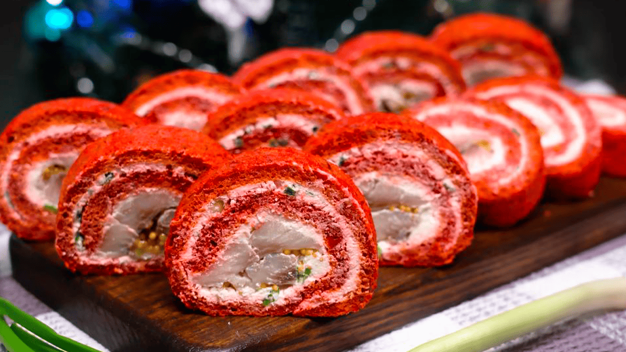 Бисквитный рулет из свеклы с селедкой